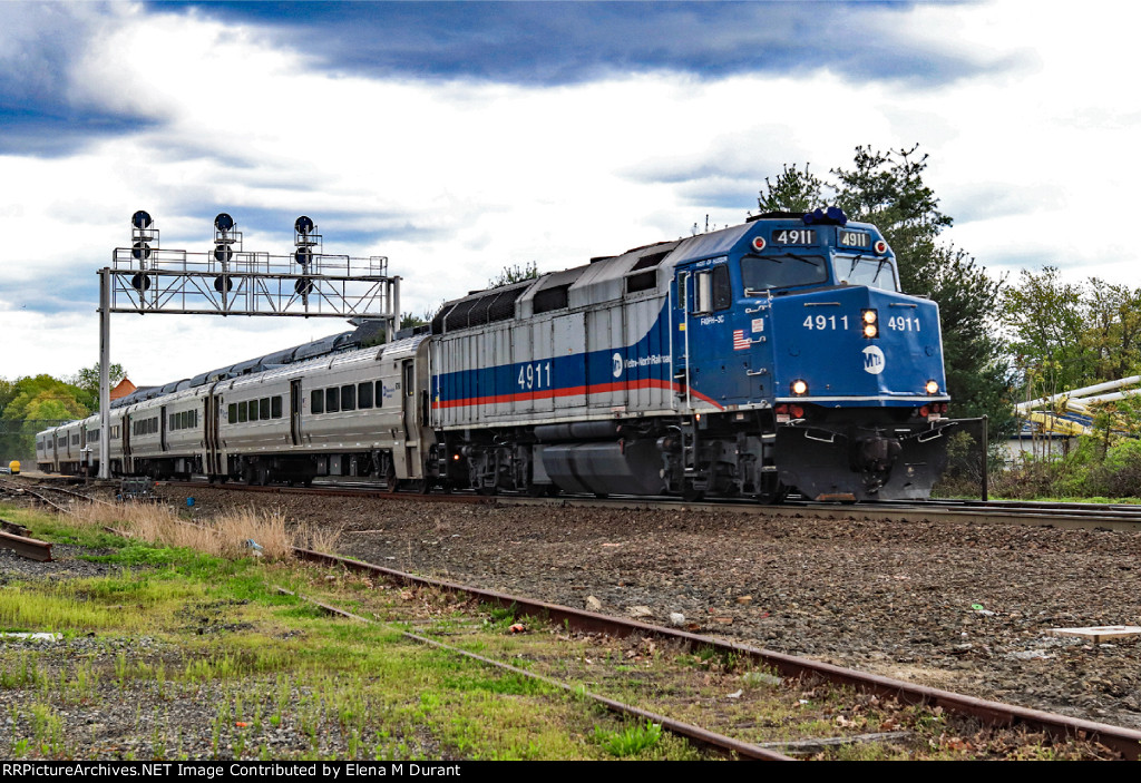 MNCR 4911 on train 55